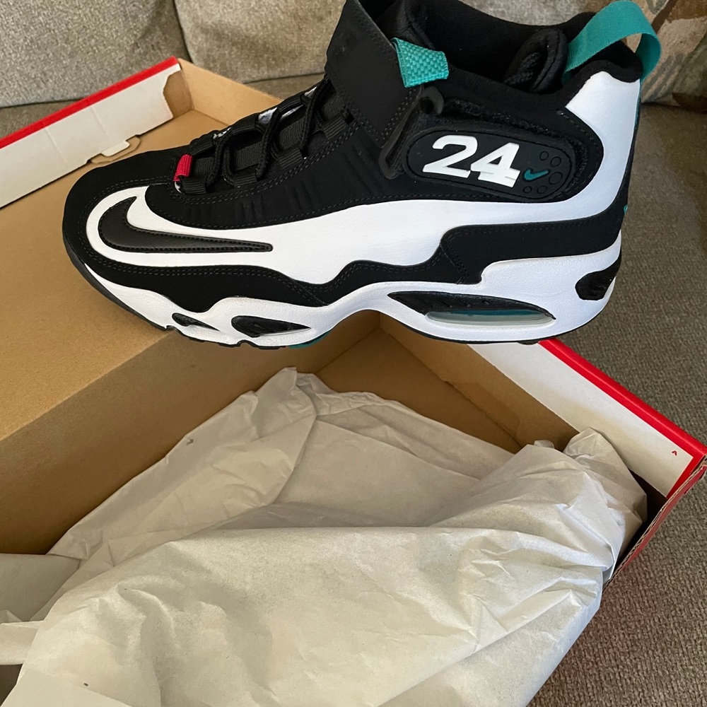 Ken Griffey’s fresh water SZ 9